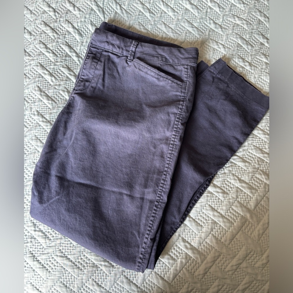 Old Navy Pixie mid rise size 12 in Navy